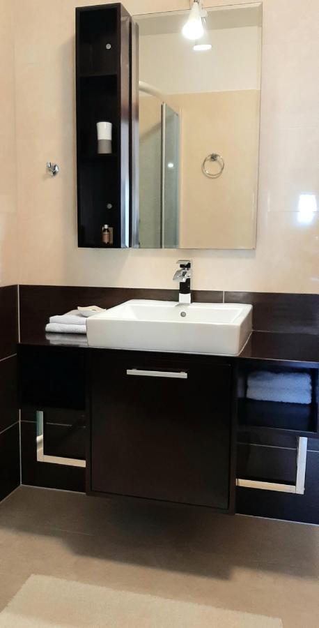 Traumferienwohnung Mit Privatem Pool & Gemuetlicher Grillecke Am Meer, Kroatien, Istrien, Liznjan Bei Medulin - Bester Urlaub An Der Adria, Fuer Paare מראה חיצוני תמונה