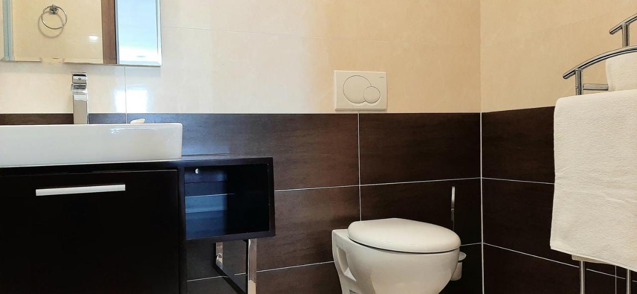 Traumferienwohnung Mit Privatem Pool & Gemuetlicher Grillecke Am Meer, Kroatien, Istrien, Liznjan Bei Medulin - Bester Urlaub An Der Adria, Fuer Paare מראה חיצוני תמונה