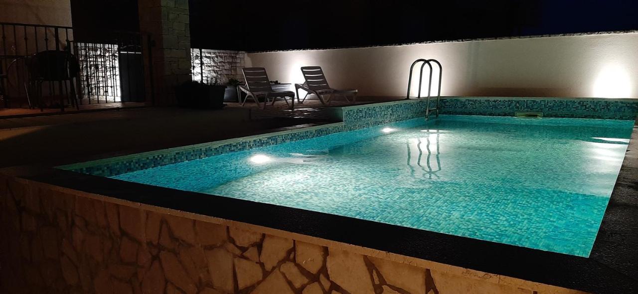 Traumferienwohnung Mit Privatem Pool & Gemuetlicher Grillecke Am Meer, Kroatien, Istrien, Liznjan Bei Medulin - Bester Urlaub An Der Adria, Fuer Paare מראה חיצוני תמונה